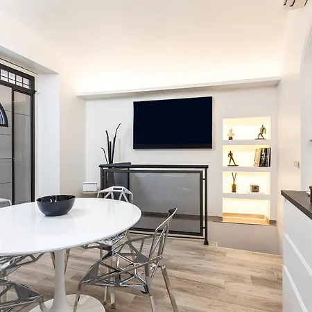 Via Giulia Luxury Design Loft * רומא